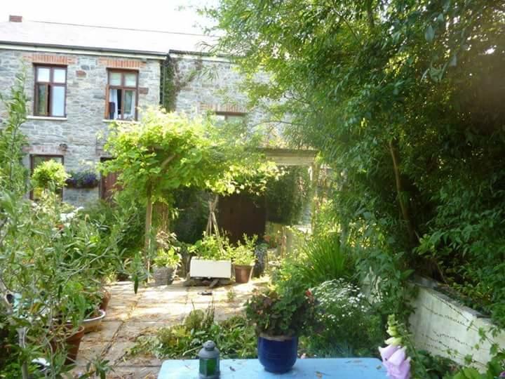 Kidwelly Middle Mill Bed & Breakfast エクステリア 写真