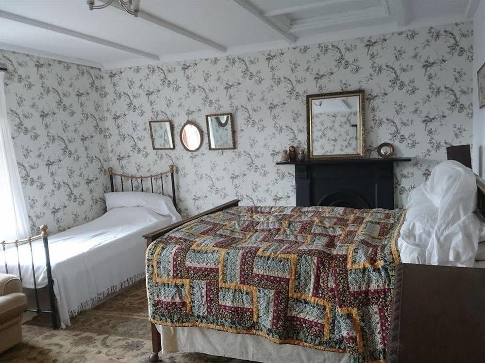 Kidwelly Middle Mill Bed & Breakfast エクステリア 写真